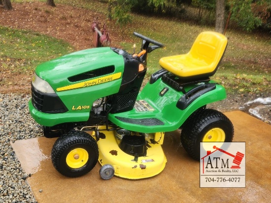 John Deere LA105 Lawn Mower