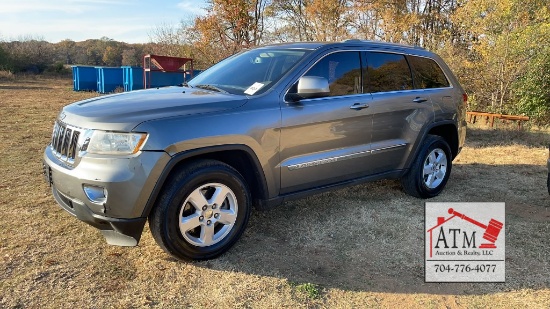 2012 Jeep Grand Cherokee Laredo (Salvaged Title)
