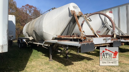 1984 Fruehauf Pneumatic / Dry Bulk Trailer