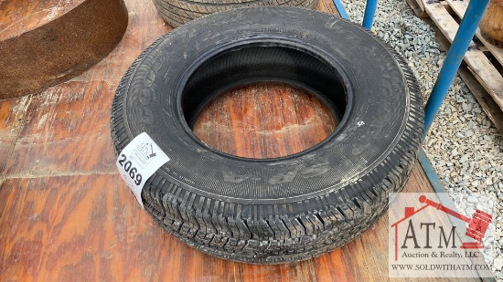 (1) NEW 245/70R16 Tire
