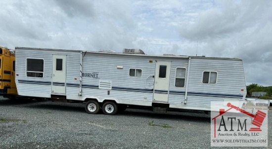 2004 Keystone Hornet Sport 35F Camper