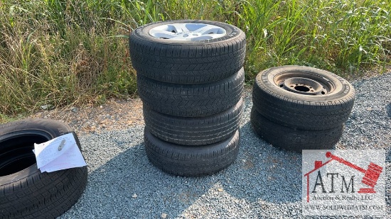 (4) 235/65R18 Wheel Assy