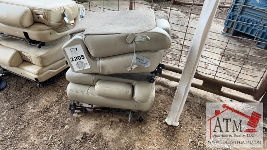 2002 Cadillac Escalade Seats