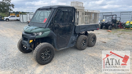 2023 Can Am Defender w/ Dog Box