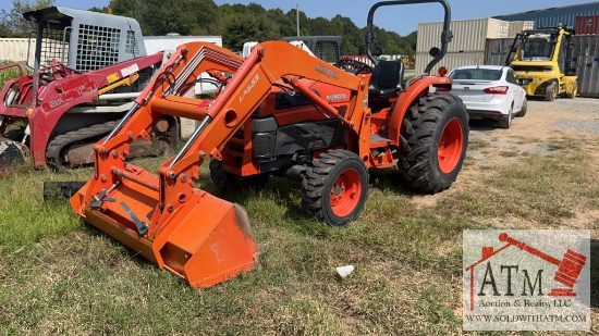 Kubota L5030 4X4 Tractor w/ 72" Bucket
