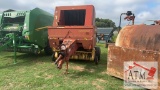 New Holland 654 Round Baler