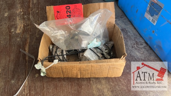 (2) NEW Parker Hydraulic Valve, Actuator, & Lines