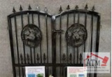 NEW Bi-Parting Iron Gate