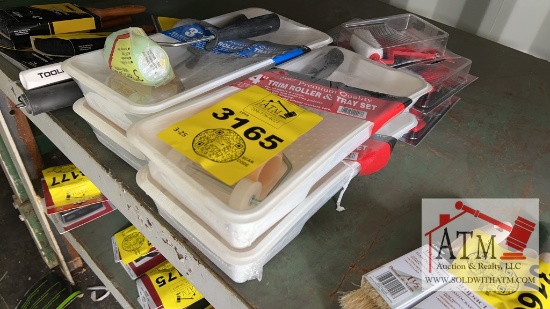 (4) Paint Rollers w/ Trays & (5) Mini Paint Roller
