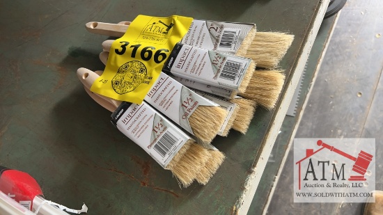 (8) Misc Paint Brushes