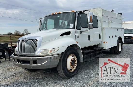2003 International 4300 Enclosed Service Truck