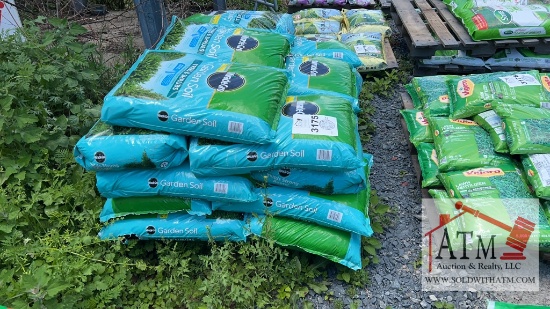 22 Bags Of Miracle Grow Garden Soil