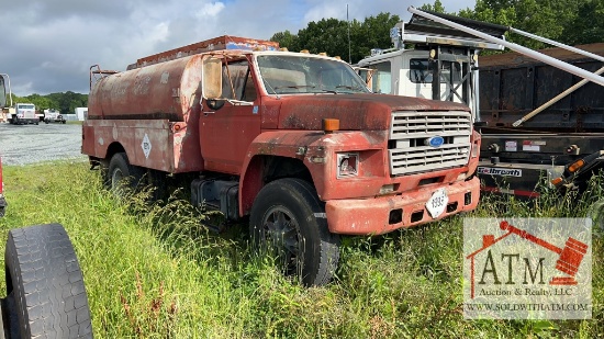 1986 Ford F-800 Fuel Truck (Non-Running)