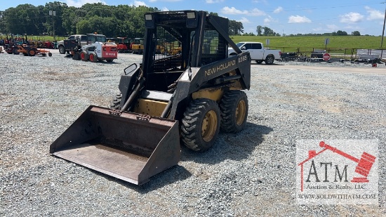 New Holland LX585 Loader