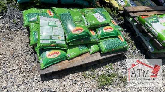 19 Bags of Vigoro Lawn Fertilizer