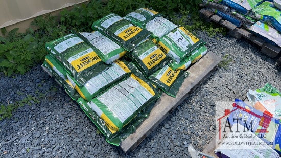 14 Bags Of Ironite Deep Green Lawn