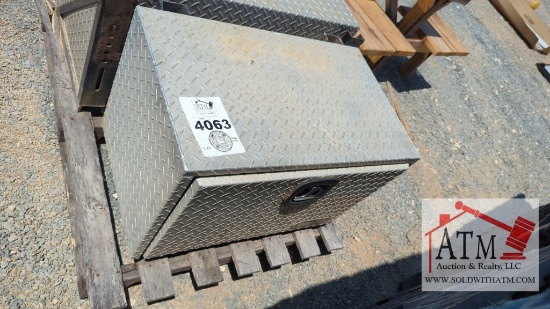 30" Underbody Toolbox w/ Brackets