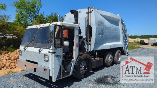 2000 Crane Carrier Co. Trash Truck