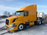 2005 Volvo VNL630 T/A Hiway Tractor - Sleeper