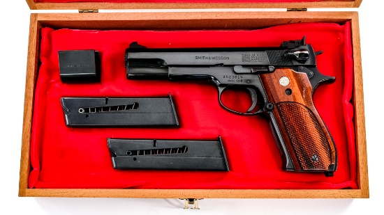 Smith & Wesson 52-2 .38 Spl Semi Auto Pistol