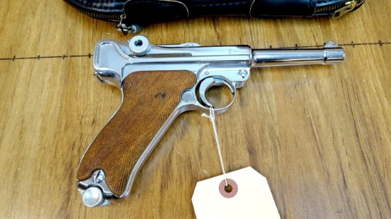 DWM 1917 Luger 9MM Collector's Pistol. Excellent Condition. 4" Barrel. Original Luger with Match