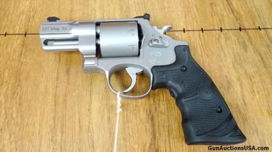 S&W 627-6 .357 MAGNUM PERFORMANCE CENTER Revolver. Excellent Condition. 2.75" Barrel. Shiny Bore, Ti