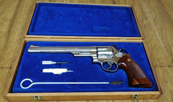 S&W 29-2 .44 MAGNUM WOW! Revolver. Excellent Condition. 8.25" Barrel. Shiny Bore, Tight Action This