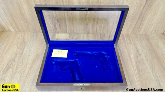 Colt . Excellent. STUNNING Lockable, Wooden Presentation Case, with key Included. 17"x10.5x3.5" Blue