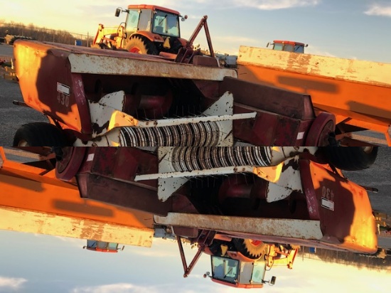 International 430 Square Baler
