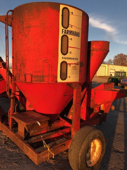 Farmhand Feedmaster 825