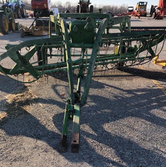 John Deere 9 Ft. Hay Rake