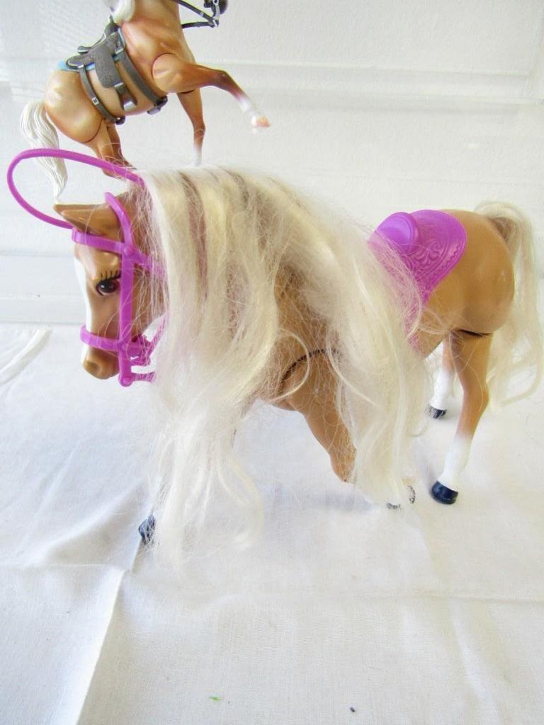 barbie walking horse 1993