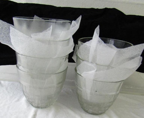 Vintage Glass Bowls Basket Weave Pattern. 7 Matching Stackable Bowls. All Approx 6"x5.5"H.