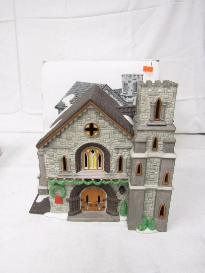 Dept 56 Dickens Village Whittlesbourne Church #5821-1 In Original Box.