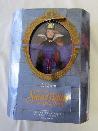 1998 Disney Evil Queen Snow White and the Seven Dwarfs Doll. New In Box.