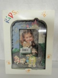 Cinderella's Castle & Carriage 3D Resin Photo Frame 5x7. Holds 3x5 Photo. New In Box.