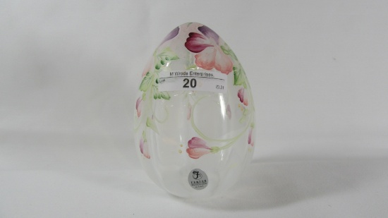 Fenton hand decorated 5" egg Riggs 824/3000