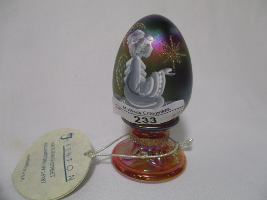 Fenton decorated egg