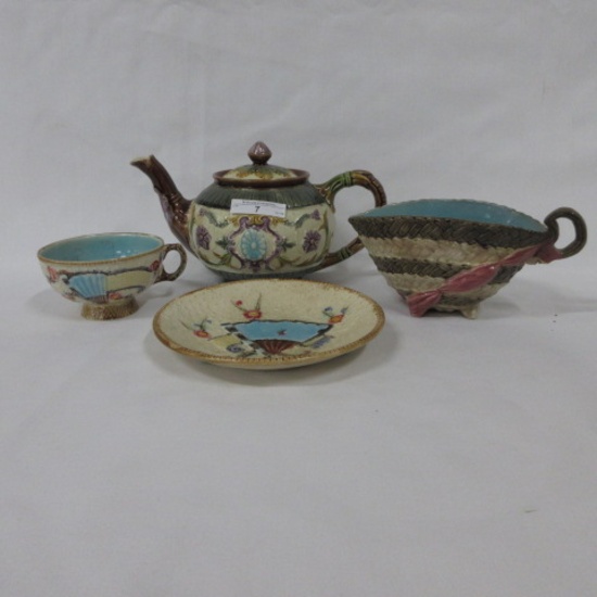 Majolica cup/saucer; teapot; gravy boat