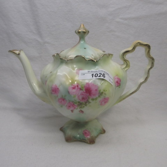 UM RS Prussia floral teapot w small roses