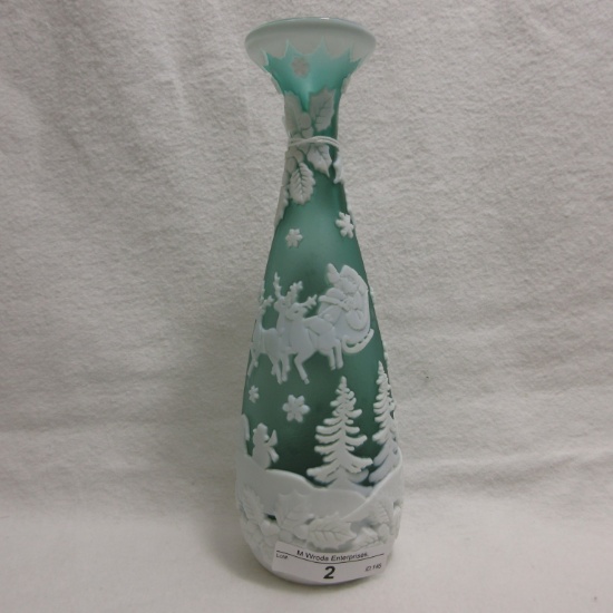 Chris Carpenter 8" Cameo botte vase-"Santa's Here" white/crystal/green-3 la