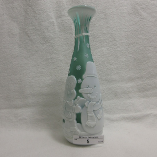 Chris Carpenter Cameo 8" bottle vase-"Frosty" white/crystal/lt green-3 laye
