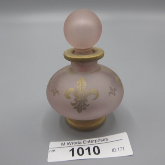 Miniature Art Glass perfume W/ Fleur de lys design Marked JBD  approx 1.5"