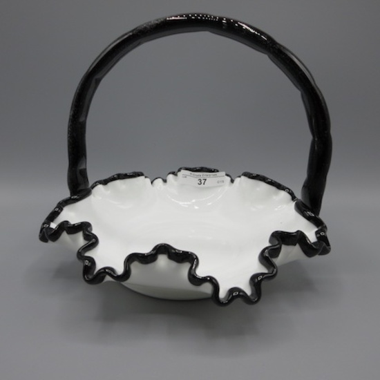 Fenton ebony crest 7" basket