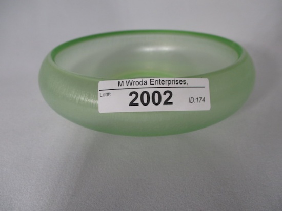 Florentine Stretch glass 5" low cupped bowl