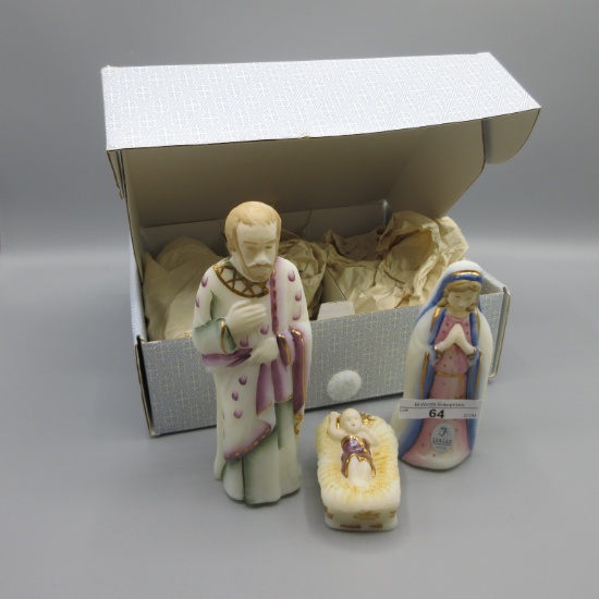 Fenton Nativity set in box, Holy Family