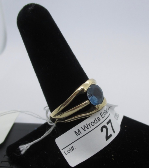 Ring-14K blue topaz, size 11-unmarked sized