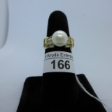 14K Gold Ring w/ Diamonds & Pearls size 7.25