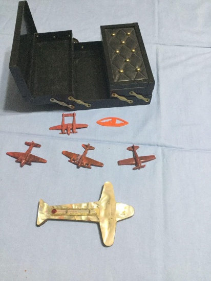 Vintage Jewelry box w/Content
