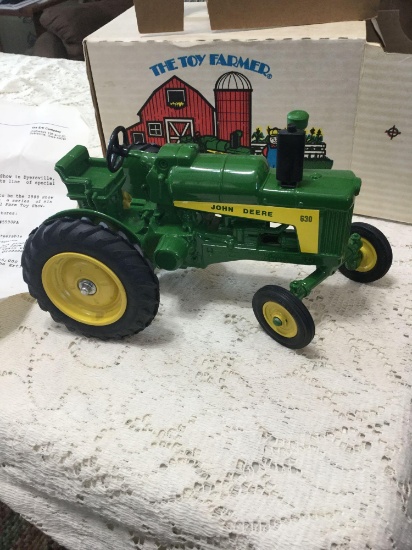 John Deere 630 LP toy farmer